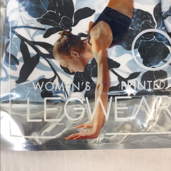 Blue Star Blue/Black Floral Capri Leggings Women’s - Picture 3 of 12